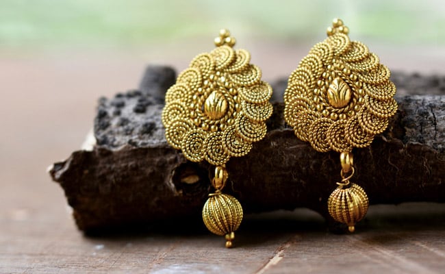 Why are Gold Earrings a Great Addition to Your Collection?