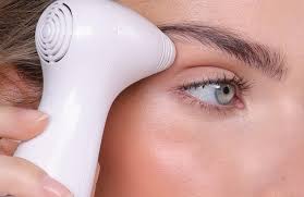 Eyelid Cream Treatments Encouraging Healthy Resilience Through Regular Nourishing Steps